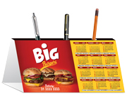 Calendário De Mesa Porta Canetas Horizontal Couchê 300g Verniz UV Total Frente