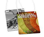 Credenciais Couchê 300g Verniz Uv Total Frente Com Cordão Sem Clip Jacaré (87x120mm)