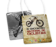 Credenciais Couchê 250g Verniz Uv Total Frente Com Cordão Sem Clip Jacaré (87x120mm)