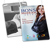 Credenciais Couchê 300g Verniz Uv Total Frente Com Cordão ou Clip Jacaré (90x147mm)