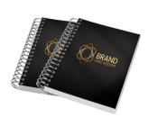 Caderneta Capa Maleável Wire-O Abertura Horizontal Capa Couchê 250g e Miolo Ap 75g Laminação Fosca e Hotstamping (105x150mm)